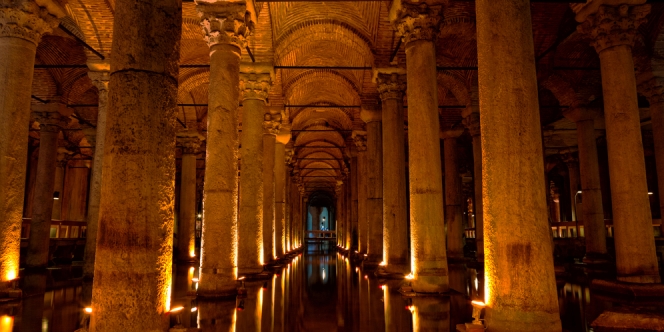 Menjelajah Keindahan Basilica Cistern, Istana Tenggelam di Bawah Tanah Istanbul-Turki