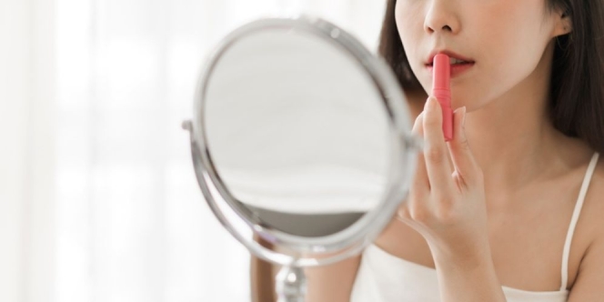 Perlukah Bibir dapat Perlindungan Sinar UV? Berikut Penjelasan Manfaat dan Produk yang Bisa Kamu Gunakan! 