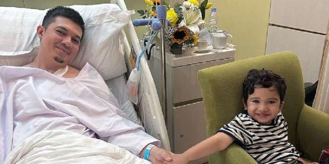 7 Potret Kondisi Terbaru Irwansyah Usai Mengalami Patah Tulang Saat Berkuda