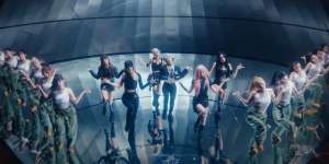 Lirik Lagu EVERGLOW - Slay