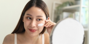 12 Skincare untuk Menghilangkan Bekas Jerawat, Bye Bintik Hitam!