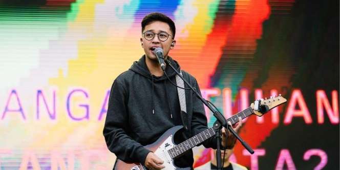 Lanjutkan Pendidikan S3, Ezra Mandira Umumkan Hengkang dari HiVi! 