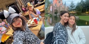 Potret Nana Mirdad Liburan bareng Sarah, Seru-seruan Kunjungi Disneyland Tokyo
