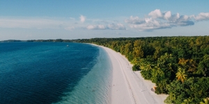 Menilik Cantiknya Desa Wisata Ngilngof di Maluku Tenggara, Surganya Pantai Berpasir Putih
