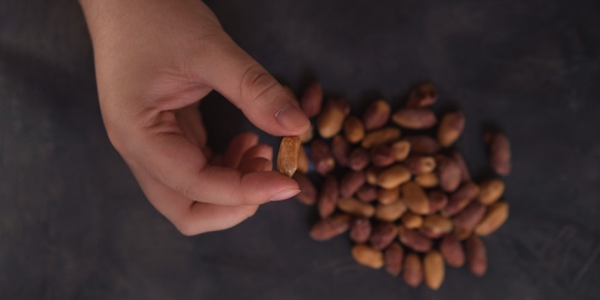 7 Cara Goreng Kacang agar Tidak Gosong, Anti Pahit, Renyah dan Gurih Banget!