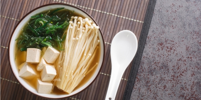 8 Resep Sup Jamur Enoki, Lezat, Segar, Kaya Serat, Cocok untuk Menu Masakan di Cuaca Dingin