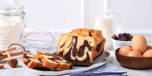 5 Tips Memanggang Marmer Cake, Hasilnya Dijamin Cantik dan Super Moist