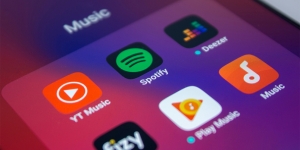 YouTube Music dan Spotify, Mana yang Lebih Worth It?