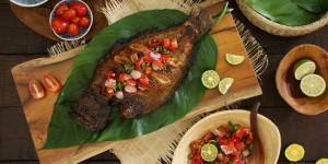 6 Resep Ikan Tude Bakar, Kuliner Khas Manado yang Rasa Pedas Gurihnya Nampol Banget!