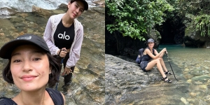 7 Momen Tatjana Saphira Bareng Syahnaz Main di Curug Cibaliung sambil Mendaki Tipis-tipis