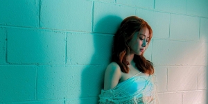 Lirik Lagu dan Terjemahan Stupid in Love - Max feat. Yunjin LE SSERAFIM