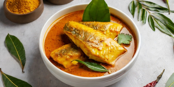 Resep Ikan Bumbu Kuning Kemiri yang Rasanya Rempah Banget!