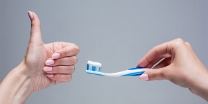 Apa Hukumnya Sikat Gigi Saat Puasa? Yuk Simak Penjelasan Detailnya 