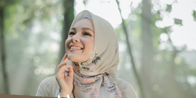 Terlalu Emosi, Netizen Justru Lempar Hujatan ke Instagram Dewi Sandra Alih-Alih ke Sandra Dewi