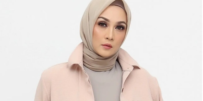 Tak Menolak Takdir, Dina Lorenza Mau Jadi Istri Kedua dengan Syarat Ini