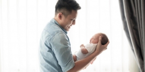 5 Manfaat Cuti untuk Ayah New Born, Cegah Istri Kena Baby Blues hingga Bikin Keluarga Makin Harmonis