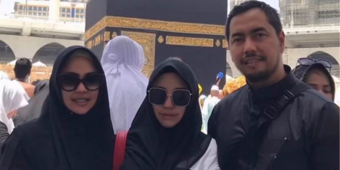 Sunan Kalijaga Unggah Foto Kenangan Saat Umroh Bareng Salmafina, Berharap Sang Putri Kembali Masuk Islam! 