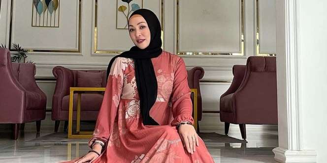 Angelina Sondakh Jualan Kue hingga Sambal, Omzetnya Disebut-sebut Kalahkan Gaji Anggota DPR!