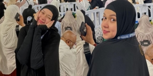 10 Foto Rebecca Klopper di Masjidil Haram, Beruntung Bisa Pegang Ka'bah!