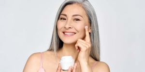 Rekomendasi Merk Skincare untuk Usia 50 Tahun ke Atas, Kaya Kandungan Anti Aging