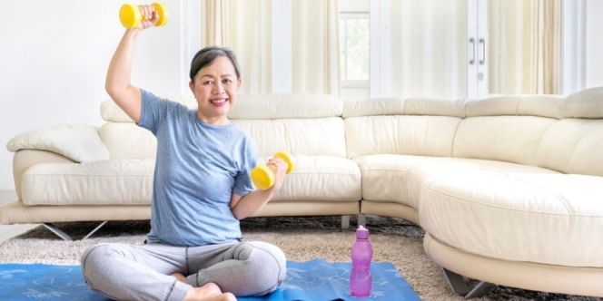 7 Jenis Olahraga untuk Ibu Rumah Tangga yang Bisa Dilakukan di Rumah