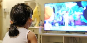 7 Tips Jitu supaya Anak Gak Nonton TV Terus