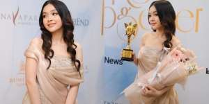 Biasa Tampil Imut, Ini 10 Foto Elsa Japasal dengan Dress yang Elegan