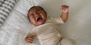 Anak Menangis sambil Menganga Terlalu Lama? Kenali Breath Holding Spell pada Bayi dan Cara Mengatasinya