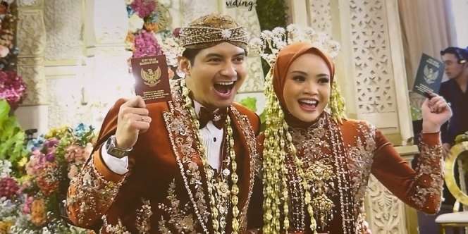 10 Foto pernikahan Chand Kelvin dan Dea Sahirah, Digelar Tertutup dan Hanya Dihadiri Keluarga Inti