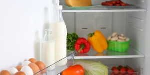 Apakah Susu UHT Harus Selalu Disimpan di Kulkas?