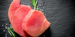 11 Cara Memasak Ikan Tuna agar Tidak Amis, Tidak Ribet dan Cukup Bahan Alami Aja Lho!