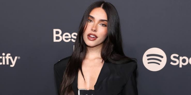 Lirik Lagu 15 MINUTES - Madison Beer