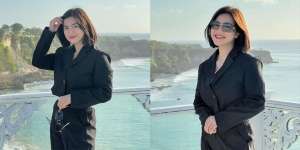 Deretan Foto Felicya Angelista saat Mode Wanita Karier, Dibilang Mirip Song Hye Kyo!