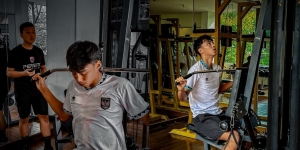 7 Foto Diego Anak Darius Sinathrya Berlatih di Gym, Tetap Semangat Latihan Meskipun Dicoret dari Timnas Indonesia U-16