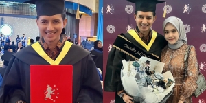 8 Foto Chand Kelvin Akhirnya Wisuda S2 di Malaysia, Setia Didampingi Istri dan Mertua