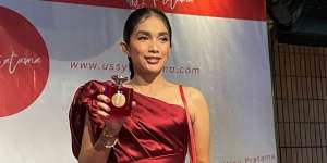 Ussy Pratama Luncurkan Parfum Terbarunya 'In Extase with Ussy Pratama' dengan Seri Red and Gold