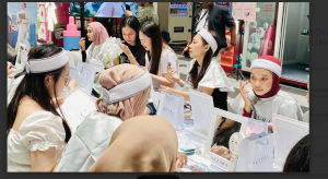 AZZURA Lip Velvet Bersinar di Campus Beauty Fair Binus Alam Sutera!