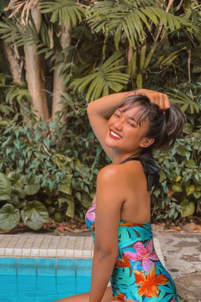 Doyan Dianggap Seksi, 9 Foto Hot Marion Jola di Kolam Renang Ini Bikin Sayang