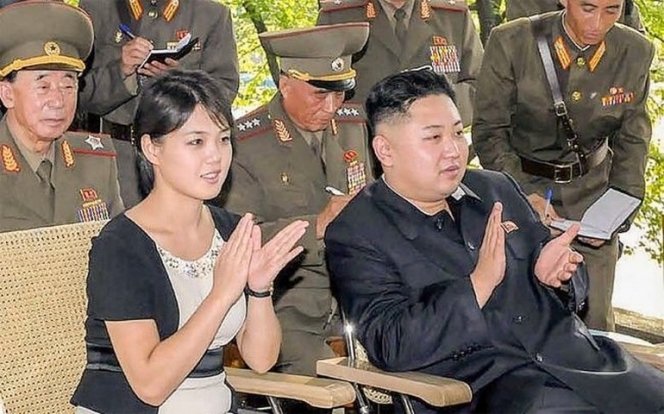 8 Potret Cantik Ri Sol-ju, Istri Kim Jong Un yang Kini Makin Stylish Memakai Brand Mewah!