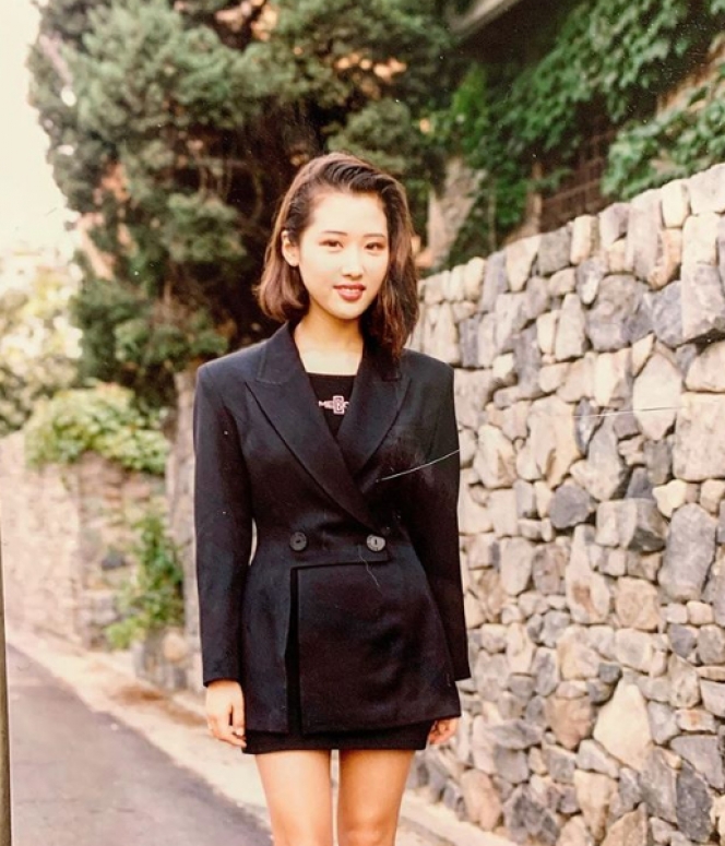 Dibilang Dewi Awet Muda, Pesona Lee Su Jin yang Berusia 51 Tahun Ini Seakan Nggak Luntur!