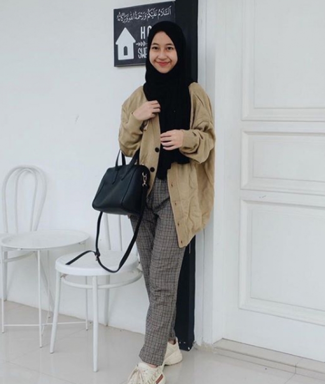 Ingin Stylish dengan Hijab? Yuk Intip 10 Gaya Fashion Ala Adiba Khanza, Kasual Tapi Tetap Keren!