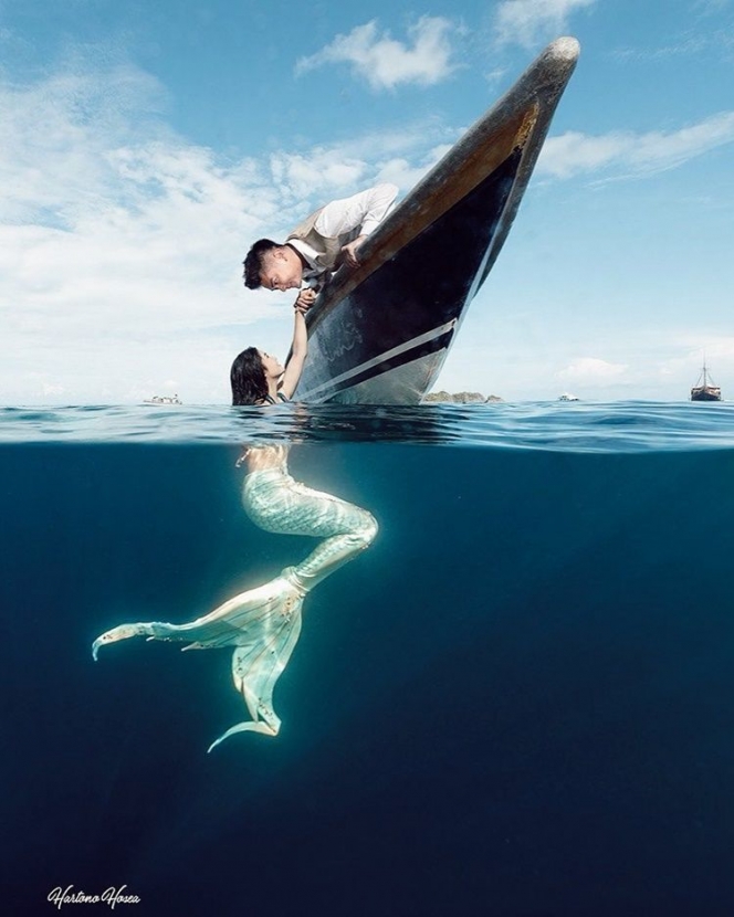 Terinspirasi Drakor, 7 Foto Pre-Wedding Boy William di Bawah Laut Udah Kayak Puteri Duyung Aja!