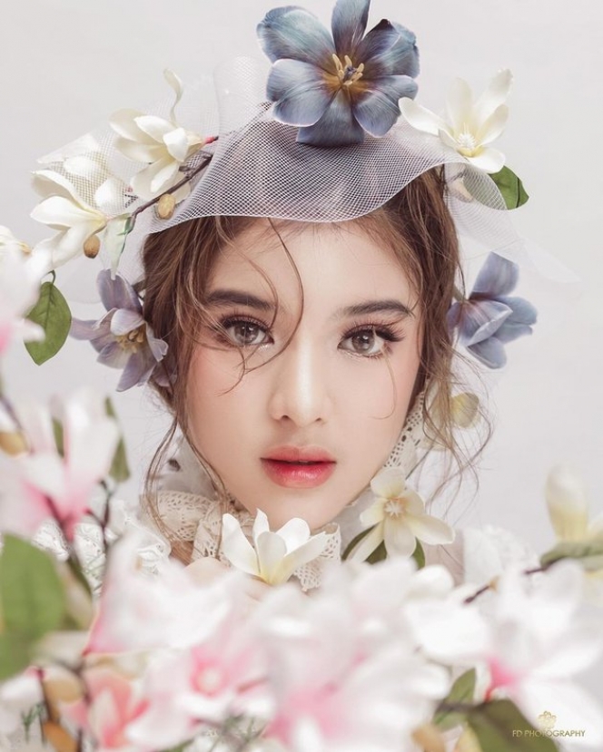 10 Potret Photoshoot Tiara Andini Idol yang Memesona Bak Bidadari!