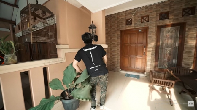 Potret Rumah YouTuber Viral Fadil Jaidi yang Luas dan Plong Banget!