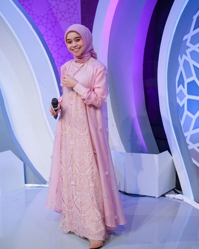 Mantap Hijrah, 10 Penyanyi Dangdut Cantik Ini Putuskan untuk Berhijab