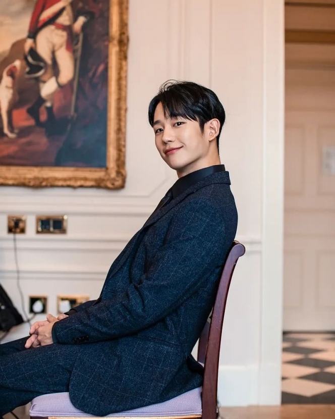 10 Potret Jung Hae In, Aktor Korea yang Dikabarkan jadi Pemeran Pria Utama di Drama Snowdrop