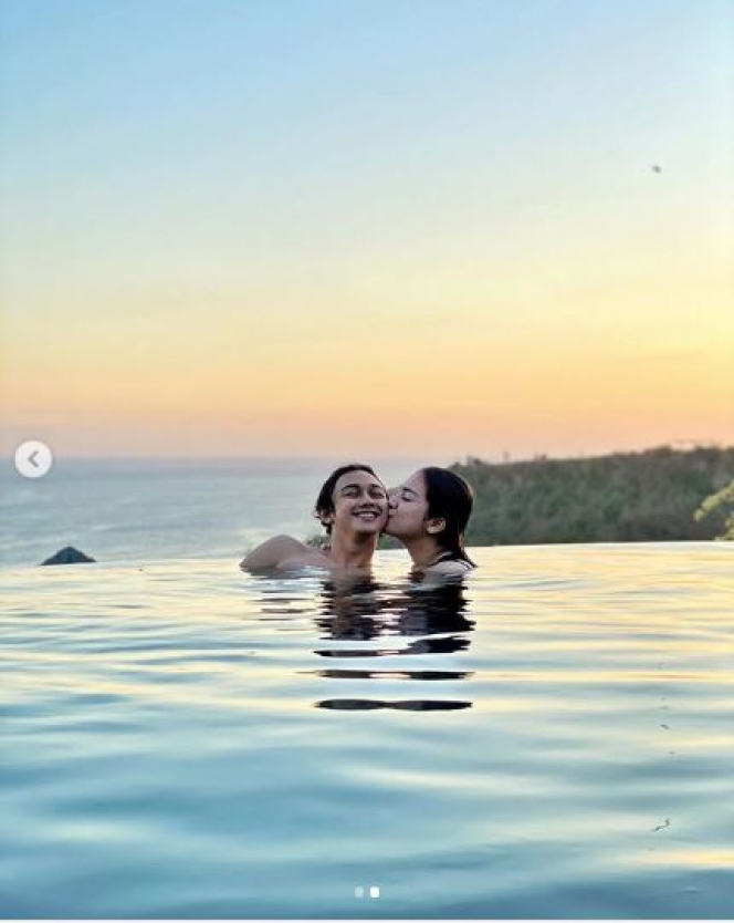 Lagi di Bali, Ini 11 Potret Liburan Felicya Angelista dan Hito Caesar yang Romantis Tapi Kocak!