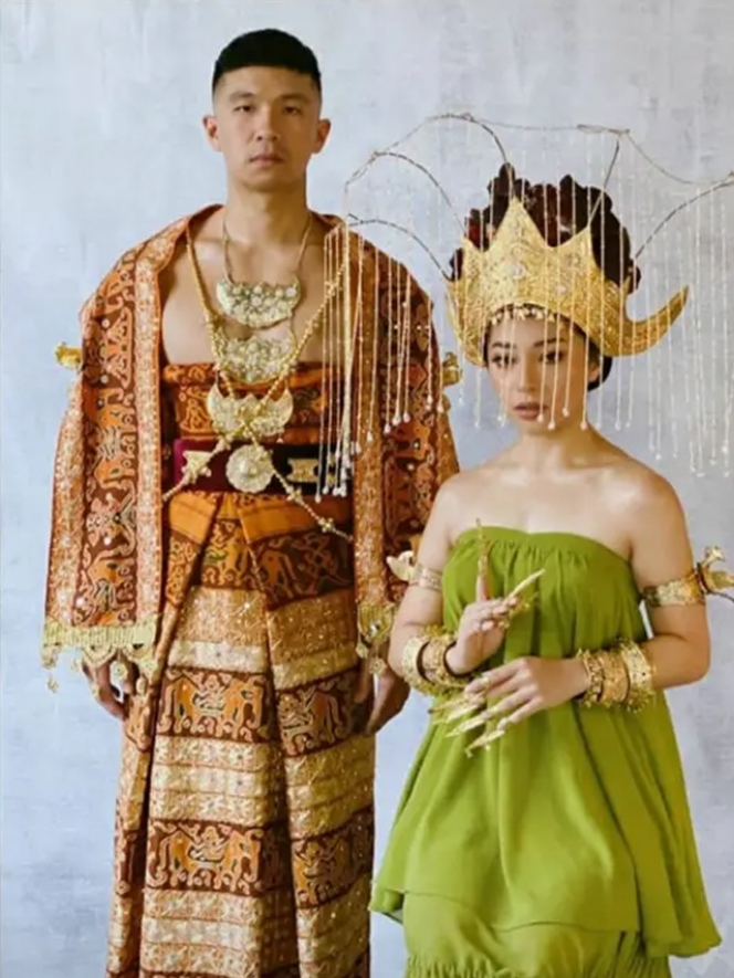7 Potret Momen Prewedding Indra Priawan dan Nikita Willy, Tampak Serasi dengan Busana Adat