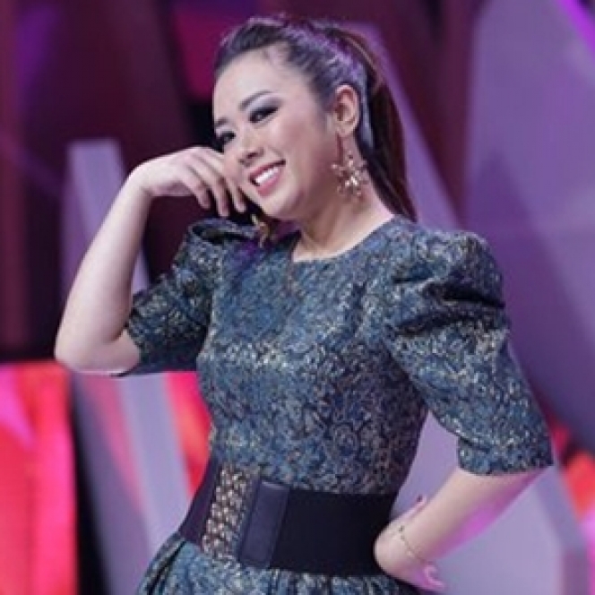 9 Selebriti Papan Atas yang Fasih Berbahasa Jawa, Ada yang Idol K-Pop Juga lho