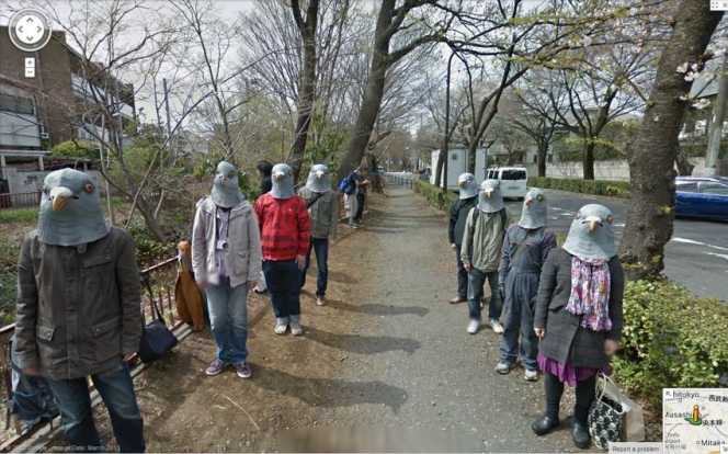 Creepy Banget, Berikut Ini 16 Penampakan Misterius di Google Street View
